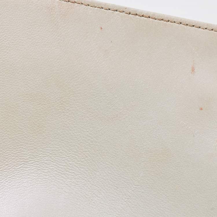 Pre Owned Chanel Pearl White Quilted Patent Leather Medium Boy Flap Bag