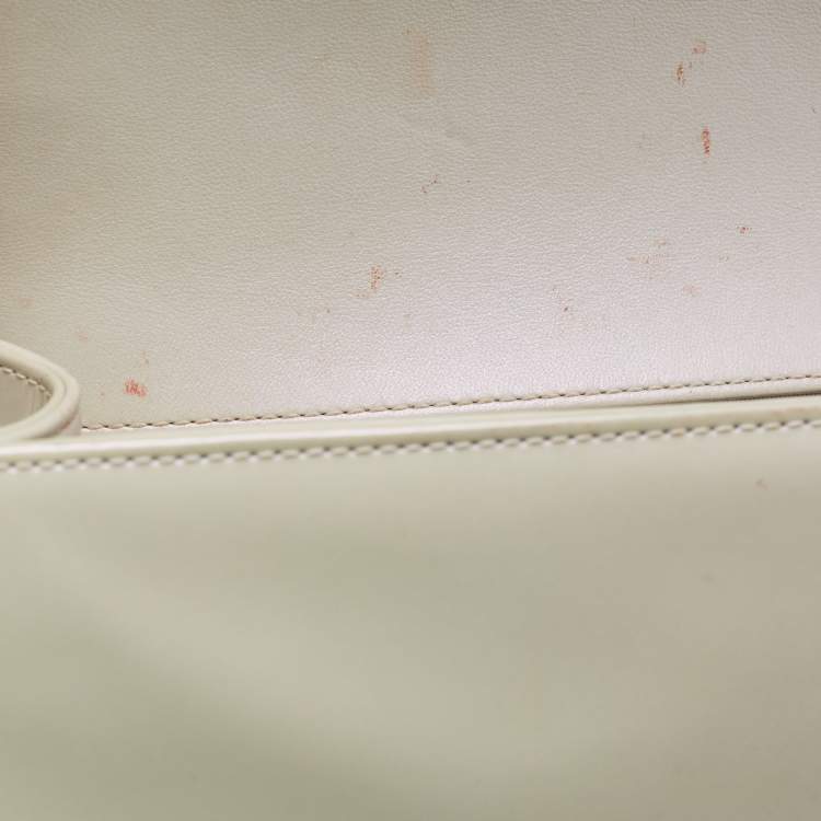 Pre Owned Chanel Pearl White Quilted Patent Leather Medium Boy Flap Bag