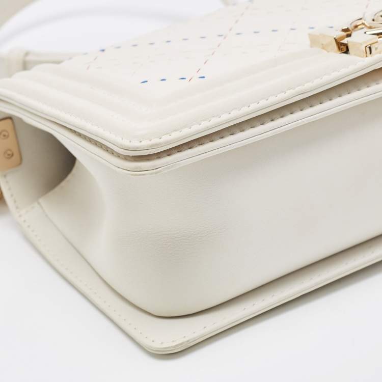 Pre Owned Chanel White Stitch Quilted Leather Medium Boy Flap Bag