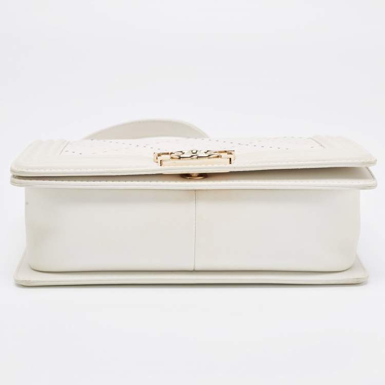 Pre Owned Chanel White Stitch Quilted Leather Medium Boy Flap Bag