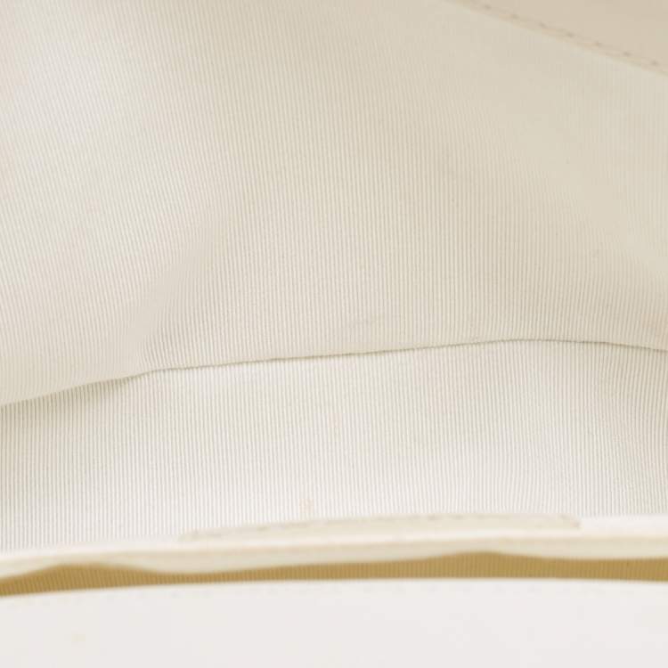 Pre Owned Chanel White Stitch Quilted Leather Medium Boy Flap Bag