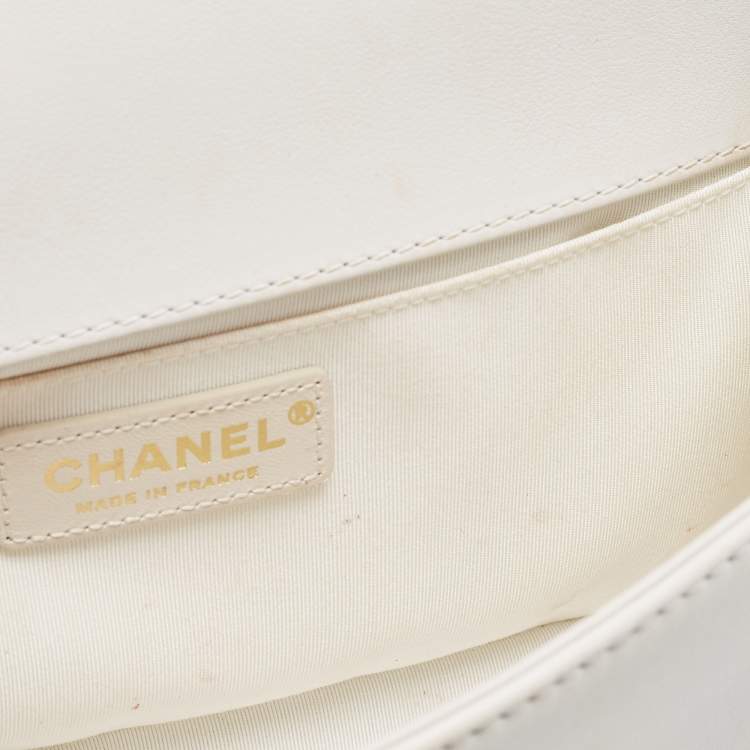 Pre Owned Chanel White Stitch Quilted Leather Medium Boy Flap Bag
