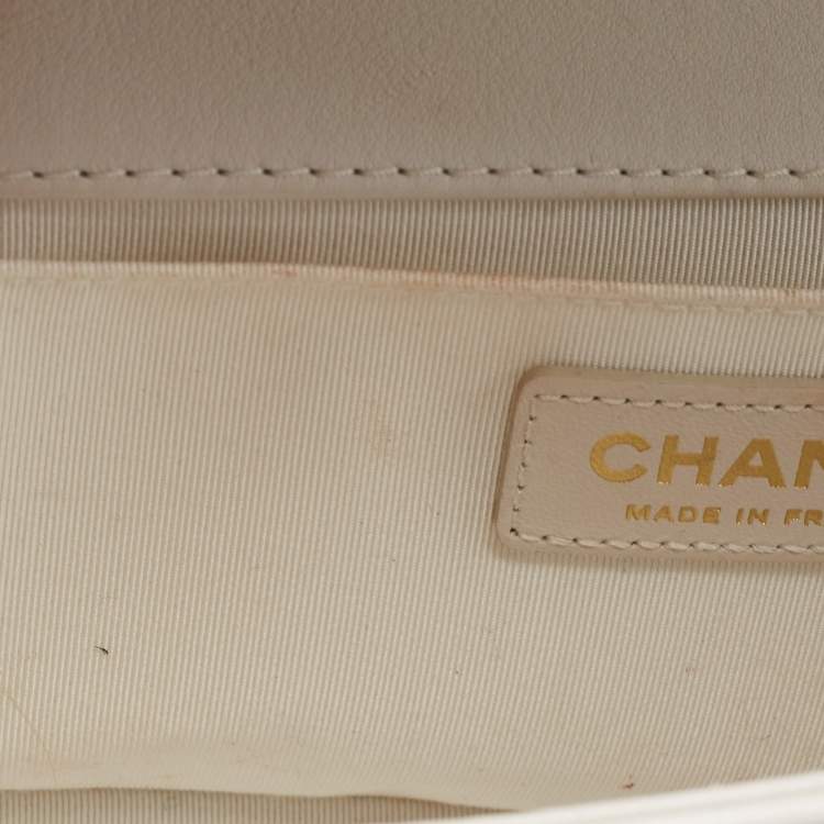 Pre Owned Chanel White Stitch Quilted Leather Medium Boy Flap Bag