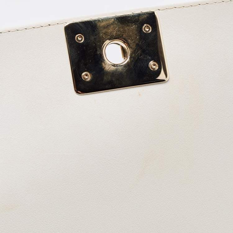 Pre Owned Chanel White Stitch Quilted Leather Medium Boy Flap Bag