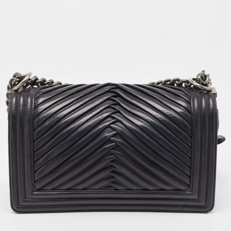 Pre Owned Chanel Black Chevron Pleated Leather Medium Boy Flap Bag