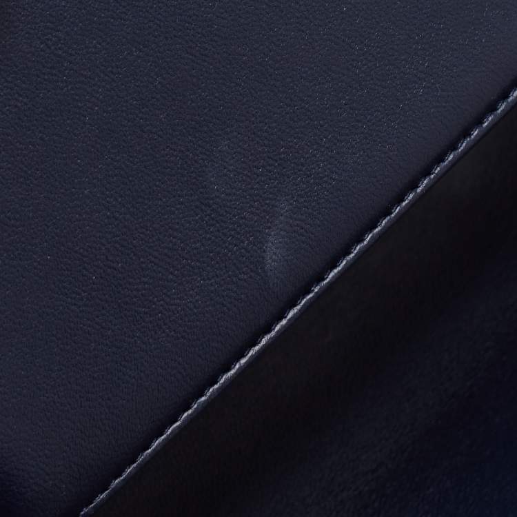 Pre Owned Chanel Navy Blue/Black Leather Medium Boy Flap Bag