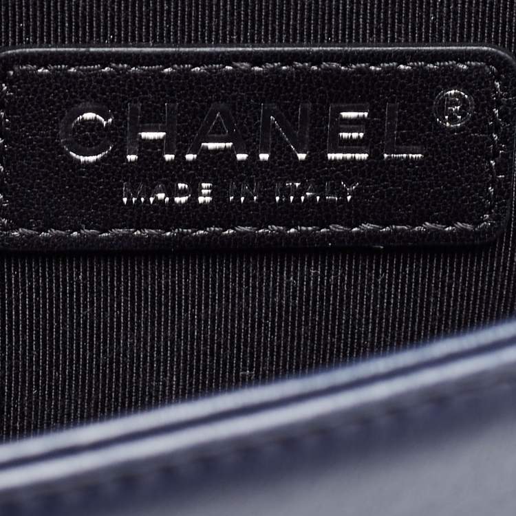 Pre Owned Chanel Navy Blue/Black Leather Medium Boy Flap Bag