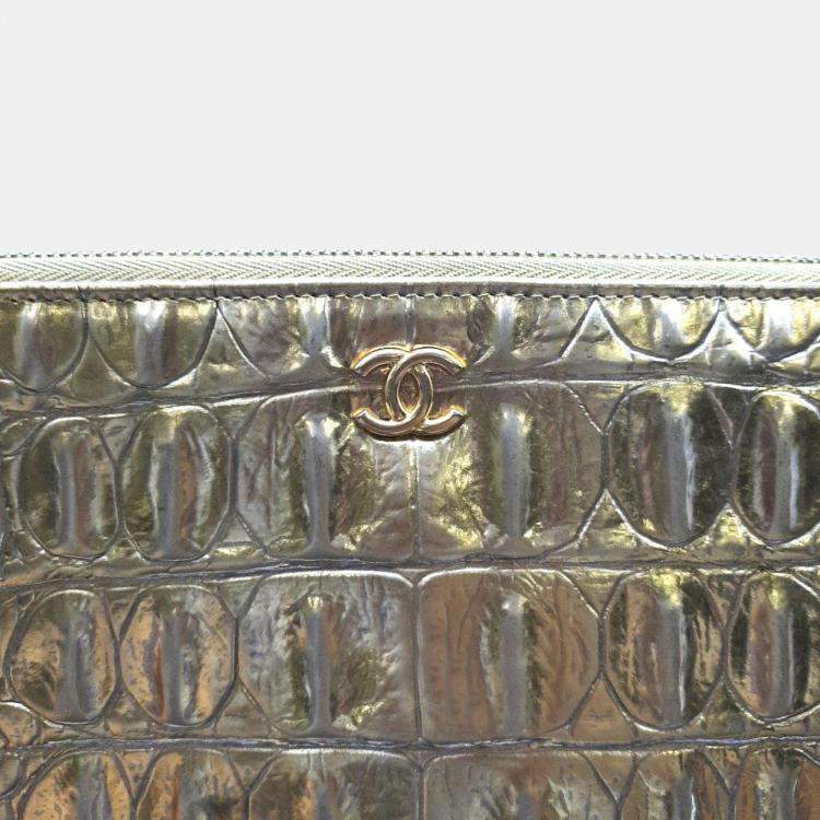 Pre Owned Chanel Gold Leather Clutch