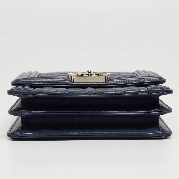 مملوكة مسبقًا Chanel Blue Quilted Leather North South Boy Shoulder Bag