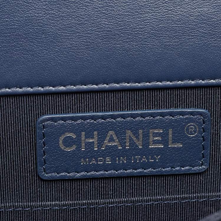 مملوكة مسبقًا Chanel Blue Quilted Leather North South Boy Shoulder Bag