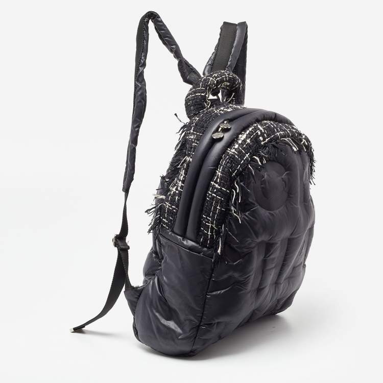 مملوكة مسبقًا Chanel Black Nylon and Tweed Doudoune Backpack