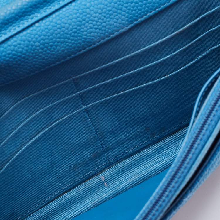 Pre Owned Chanel Blue Quilted Caviar Leather Classic Wallet on Chain