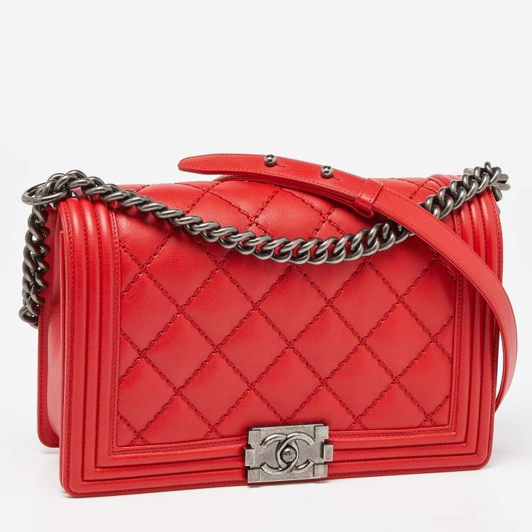 Pre Owned Chanel Red Diamond Stitch Quilted Leather New Medium Boy Bag