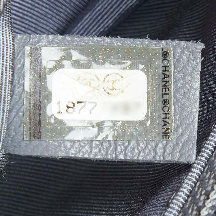 Pre Owned Chanel Red Diamond Stitch Quilted Leather New Medium Boy Bag