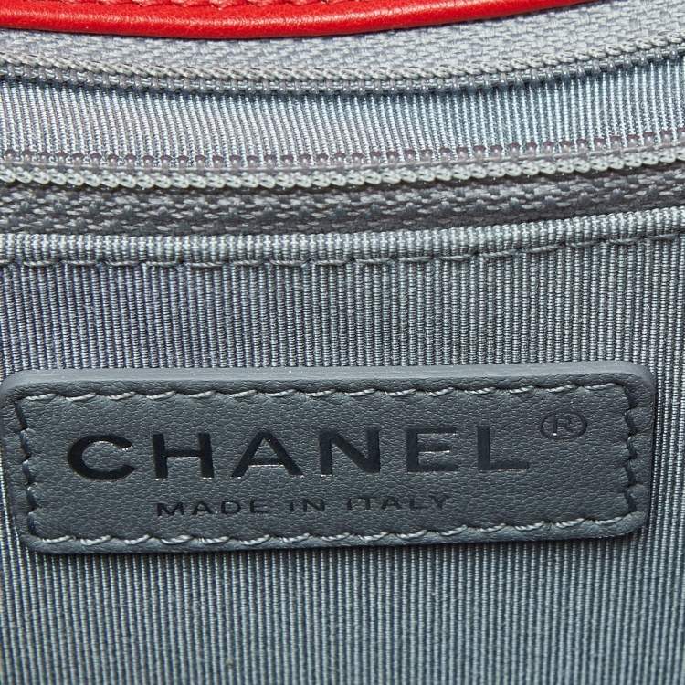 Pre Owned Chanel Red Diamond Stitch Quilted Leather New Medium Boy Bag