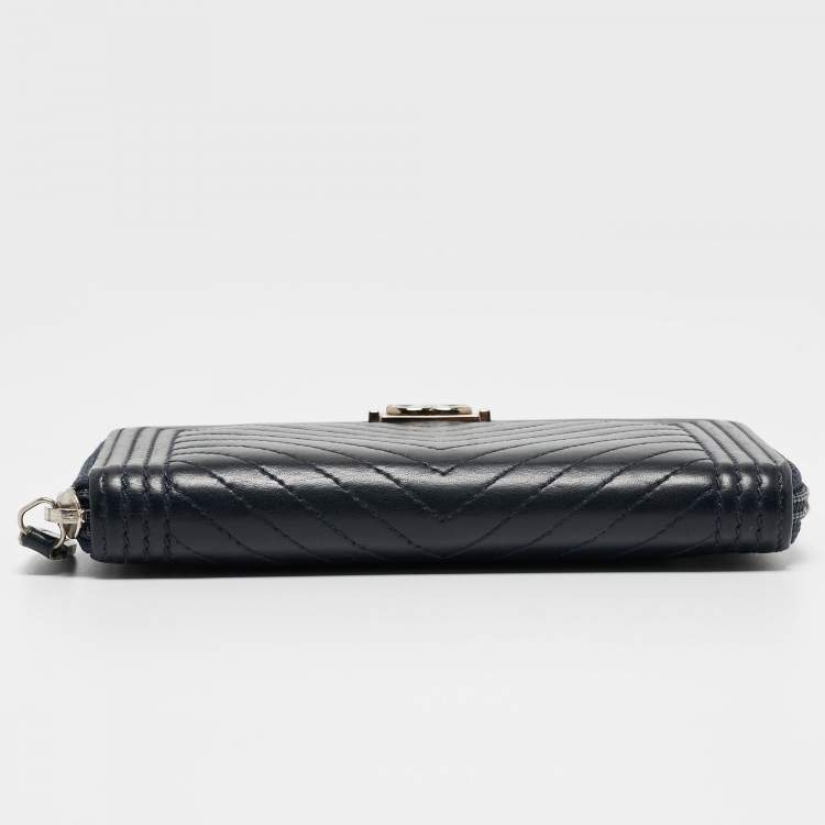 Pre Owned Chanel Dark Blue Chevron Leather Boy Zip Around Wallet
