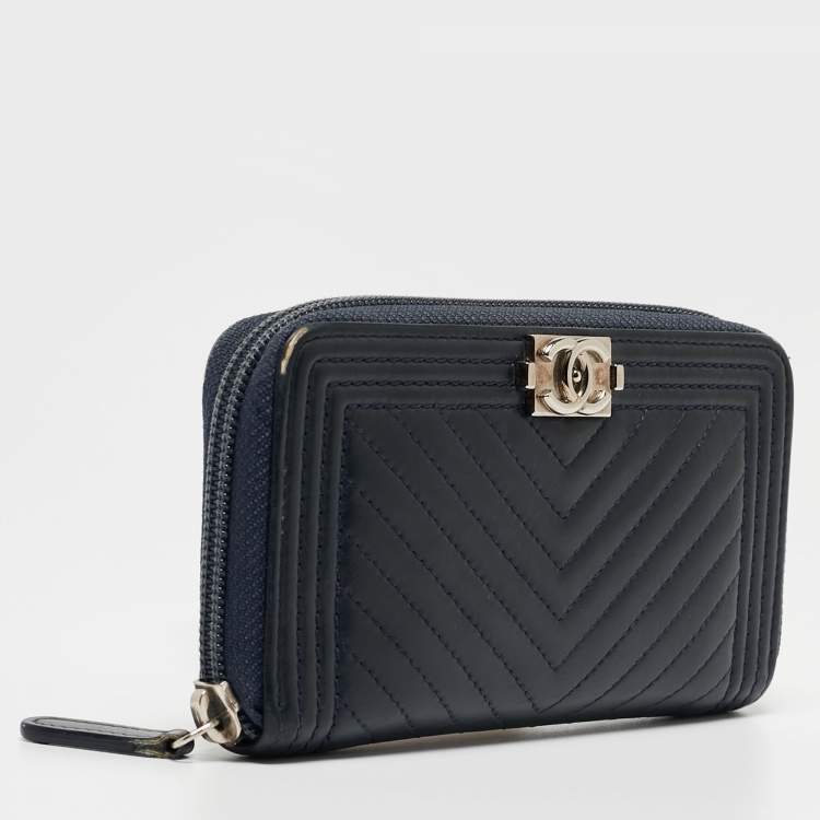 Pre Owned Chanel Dark Blue Chevron Leather Boy Zip Around Wallet