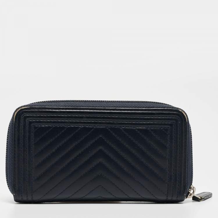 Pre Owned Chanel Dark Blue Chevron Leather Boy Zip Around Wallet