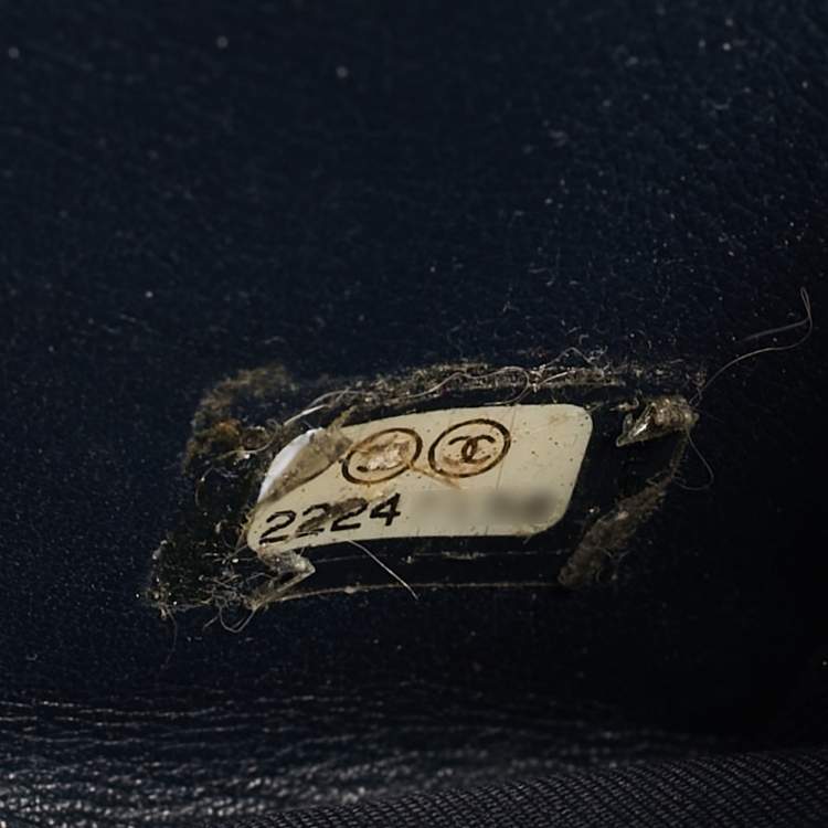 Pre Owned Chanel Dark Blue Chevron Leather Boy Zip Around Wallet