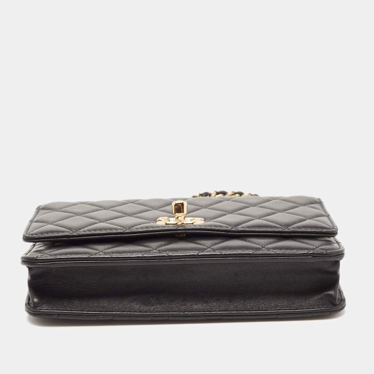 Pre Owned Chanel Black Quilted Leather Trendy CC Wallet On Chain