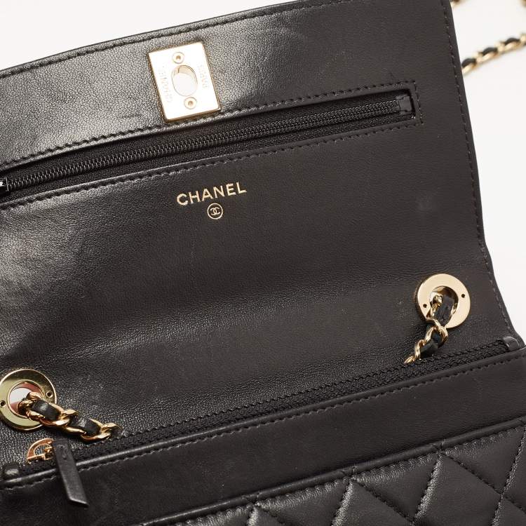 Pre Owned Chanel Black Quilted Leather Trendy CC Wallet On Chain