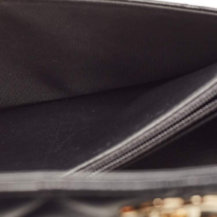 Pre Owned Chanel Black Quilted Leather Trendy CC Wallet On Chain