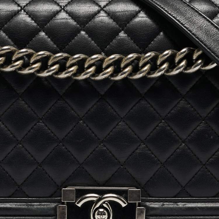 Pre Owned Chanel Black Quilted Leather New Medium Boy Shoulder Bag