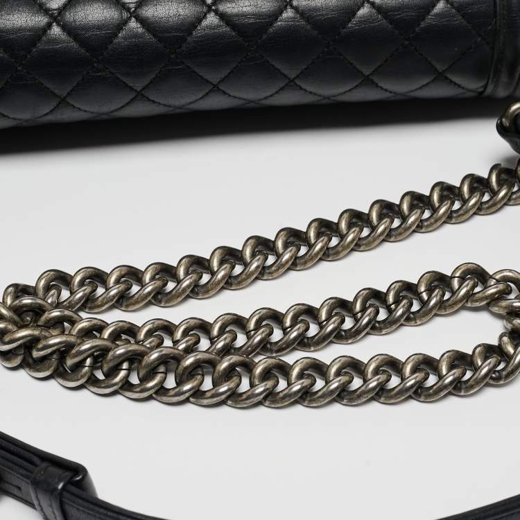 Pre Owned Chanel Black Quilted Leather New Medium Boy Shoulder Bag