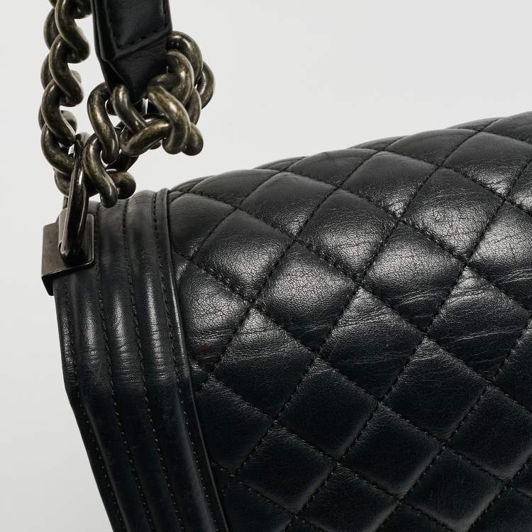 Pre Owned Chanel Black Quilted Leather New Medium Boy Shoulder Bag