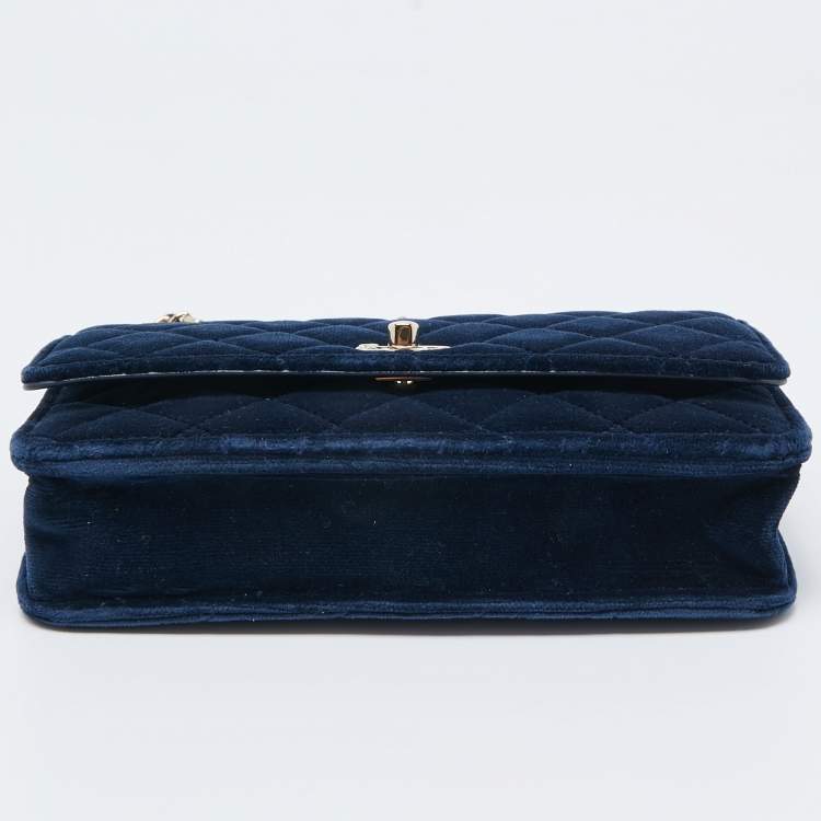 Pre Owned Chanel Navy Blue Quilted Velvet Pearl Crush Wallet on Chain 
