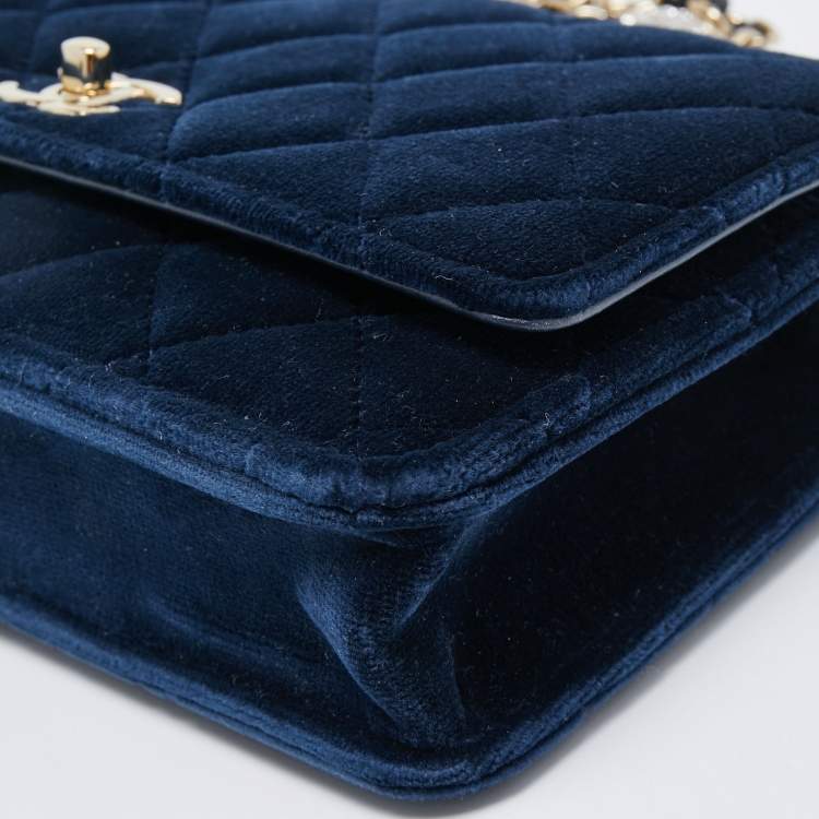 Pre Owned Chanel Navy Blue Quilted Velvet Pearl Crush Wallet on Chain 