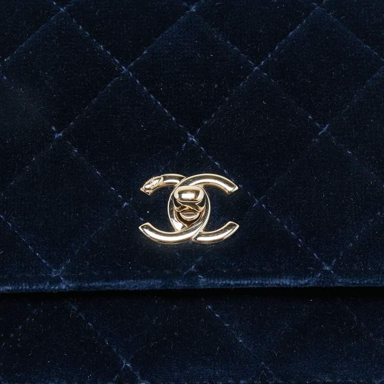 Pre Owned Chanel Navy Blue Quilted Velvet Pearl Crush Wallet on Chain 
