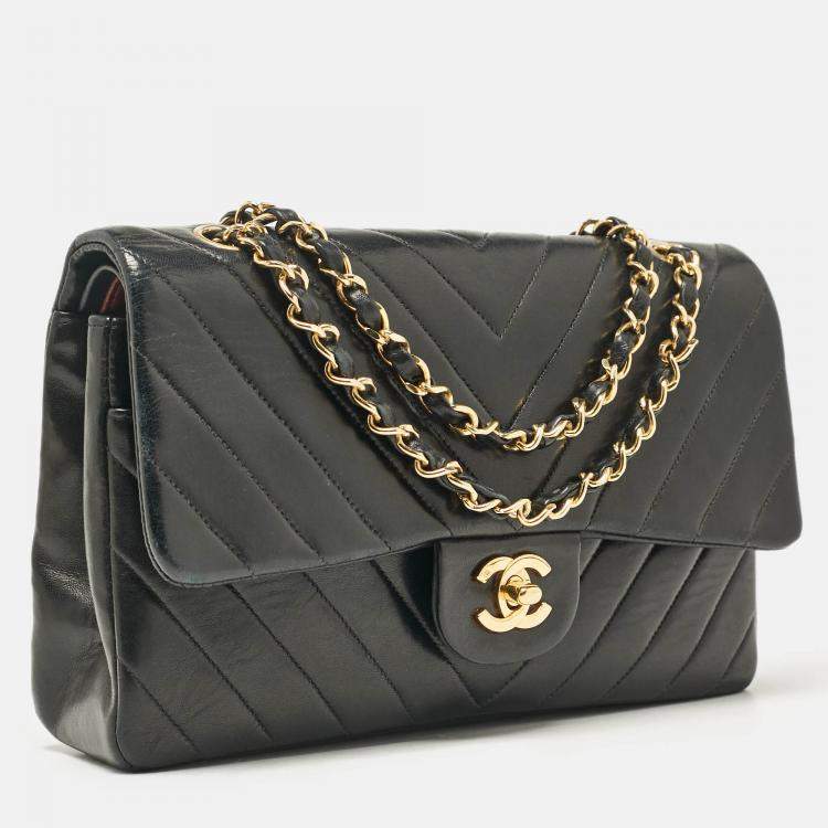 Pre Owned Chanel Black Chevron Leather Medium Classic Double Flap Bag