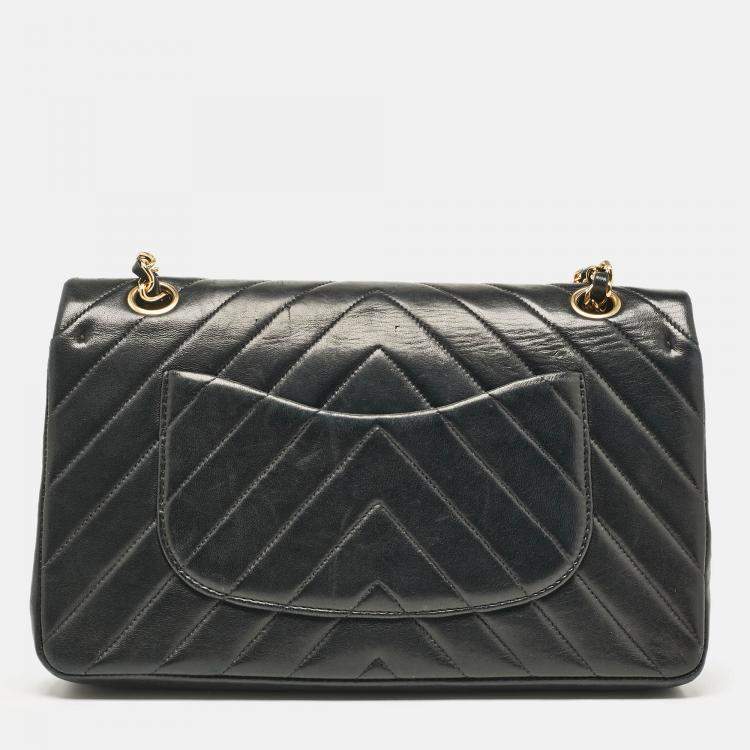 Pre Owned Chanel Black Chevron Leather Medium Classic Double Flap Bag