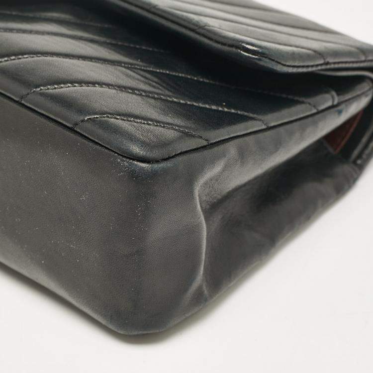 Pre Owned Chanel Black Chevron Leather Medium Classic Double Flap Bag
