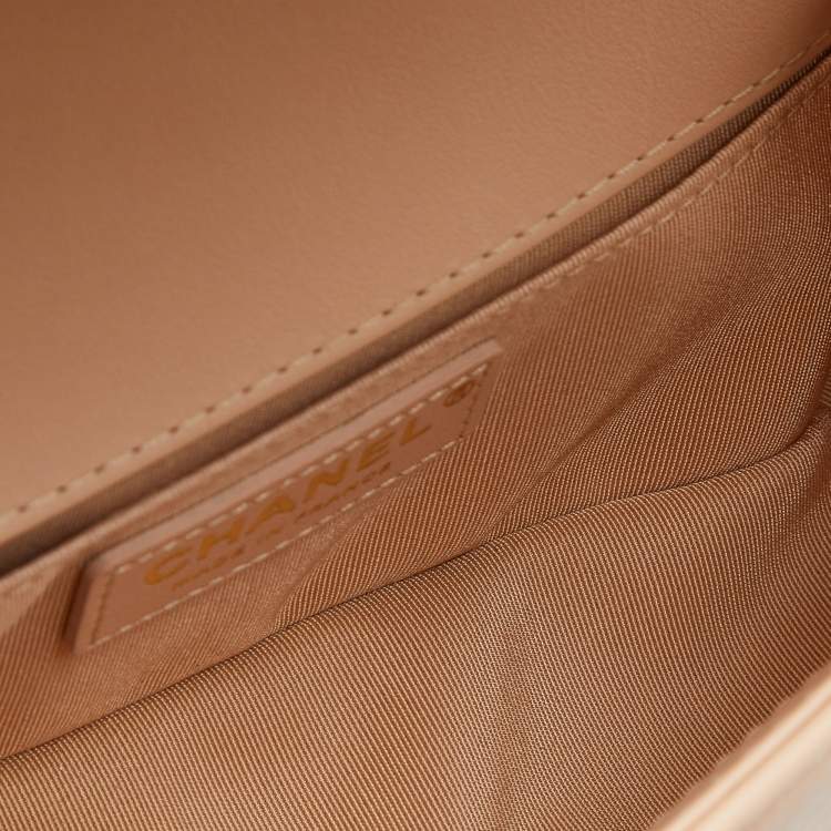 Pre Owned Chanel Beige Quilted Leather Small Boy Top Handle Bag