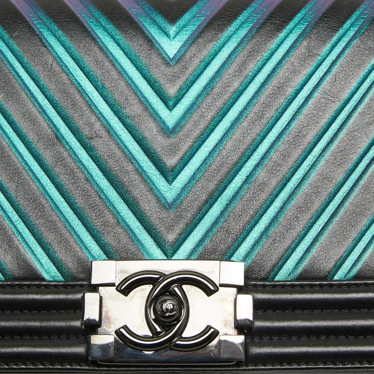 Pre Owned Chanel Black/Holographic Chevron Leather Medium Boy Flap Bag