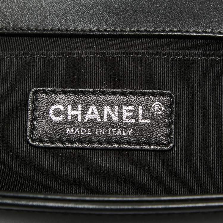 Pre Owned Chanel Black/Holographic Chevron Leather Medium Boy Flap Bag