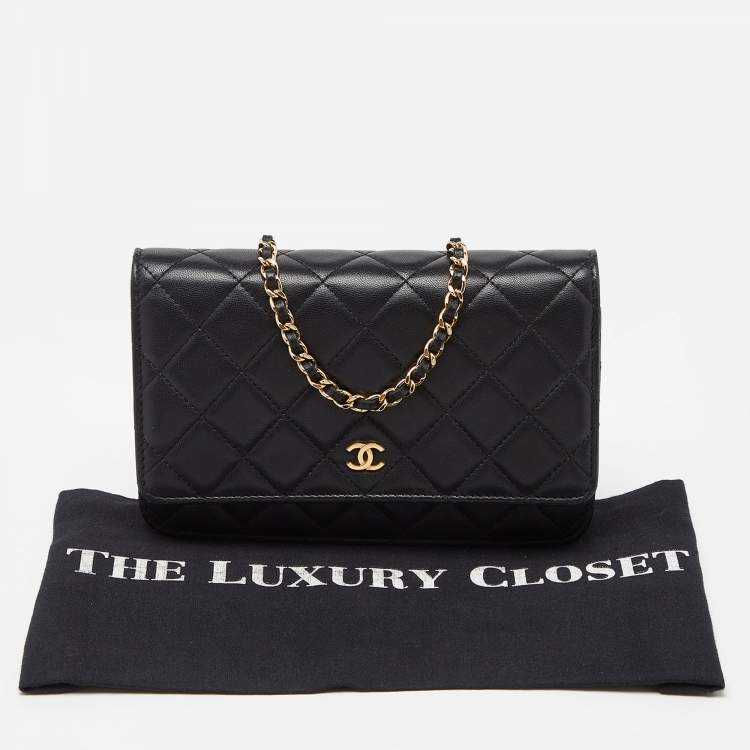 Pre Owned Chanel Black Quilted Leather Classic Wallet on Chain