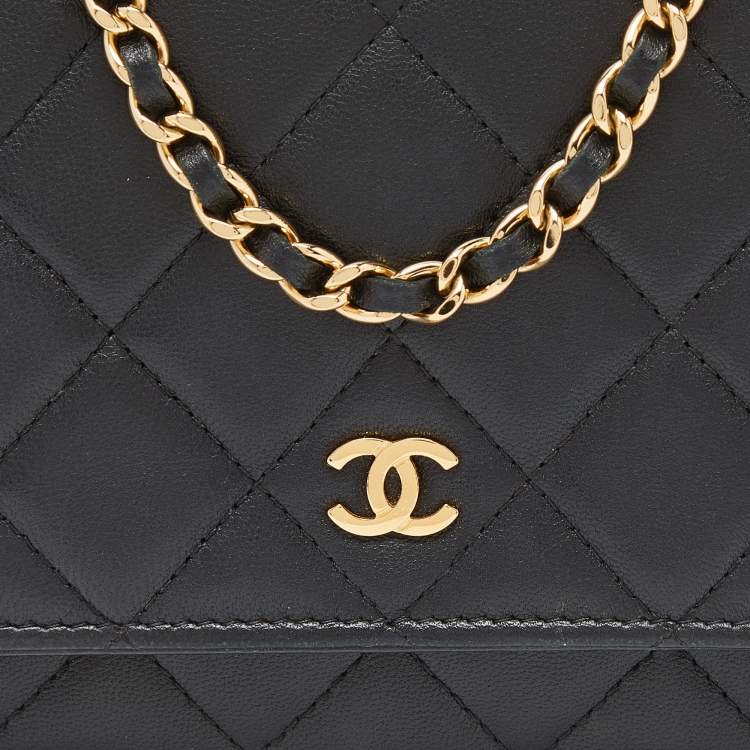 Pre Owned Chanel Black Quilted Leather Classic Wallet on Chain