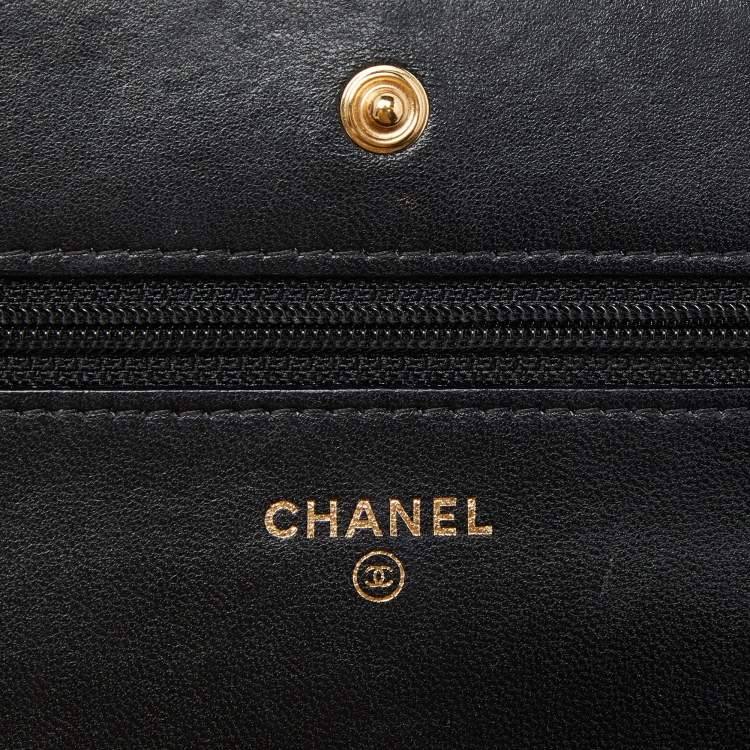 Pre Owned Chanel Black Quilted Leather Classic Wallet on Chain