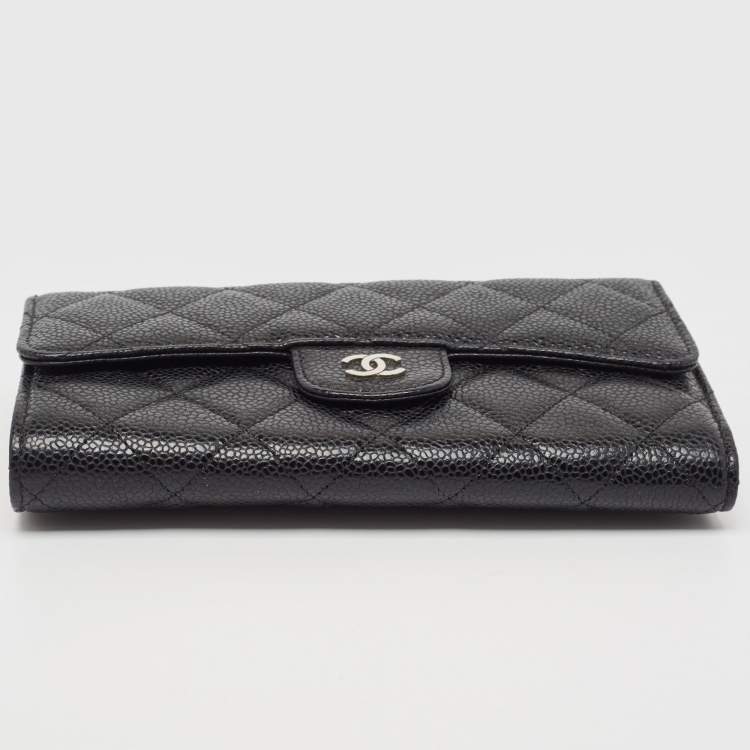 Pre Owned Chanel Black Quilted Caviar Leather Classic Flap Wallet