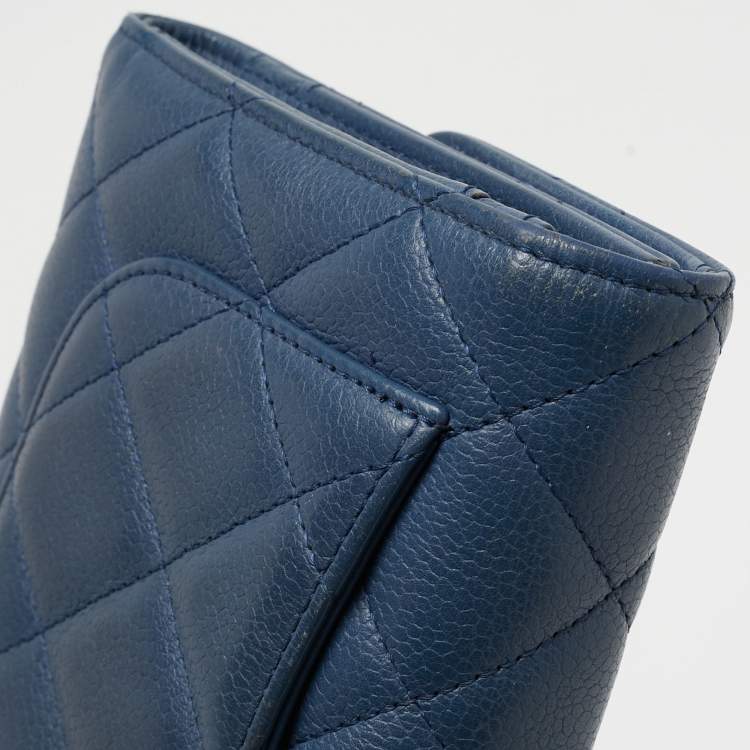 Pre Owned Chanel Blue Quilted Caviar Leather Classic Flap Wallet