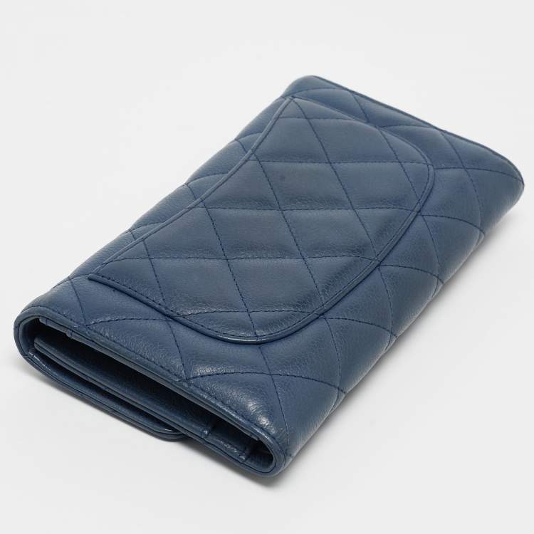 Pre Owned Chanel Blue Quilted Caviar Leather Classic Flap Wallet