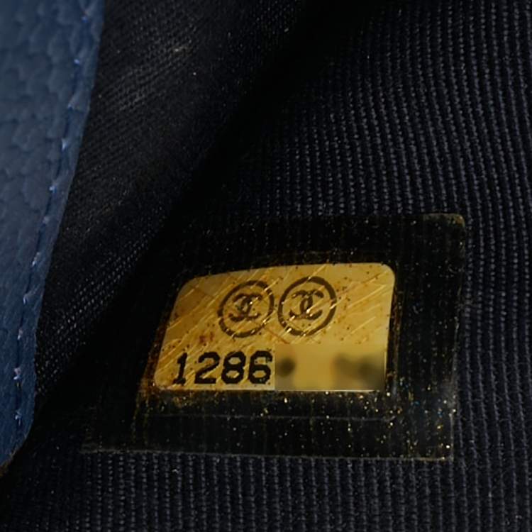 Pre Owned Chanel Blue Quilted Caviar Leather Classic Flap Wallet