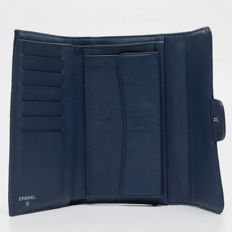 Pre Owned Chanel Blue Quilted Caviar Leather Classic Flap Wallet