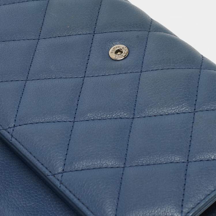Pre Owned Chanel Blue Quilted Caviar Leather Classic Flap Wallet