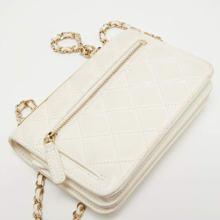 Pre Owned Chanel White Quilted Leather Trendy CC Wallet On Chain
