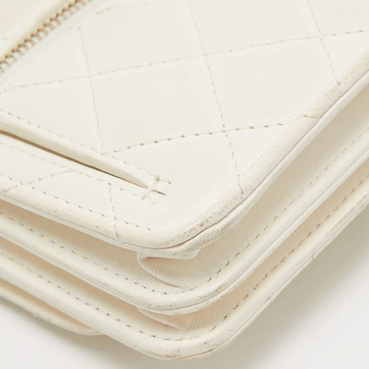 Pre Owned Chanel White Quilted Leather Trendy CC Wallet On Chain