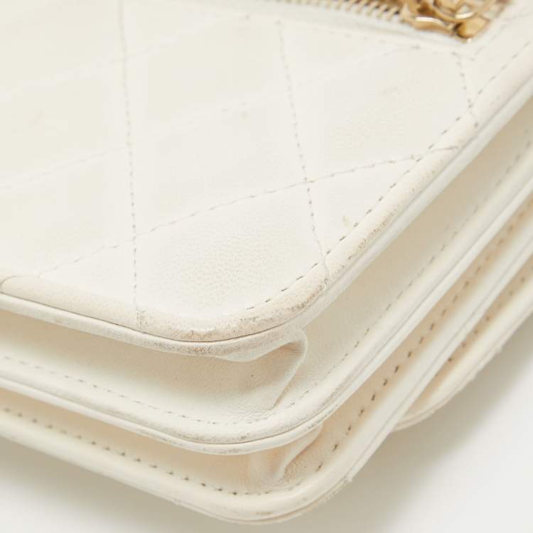 Pre Owned Chanel White Quilted Leather Trendy CC Wallet On Chain